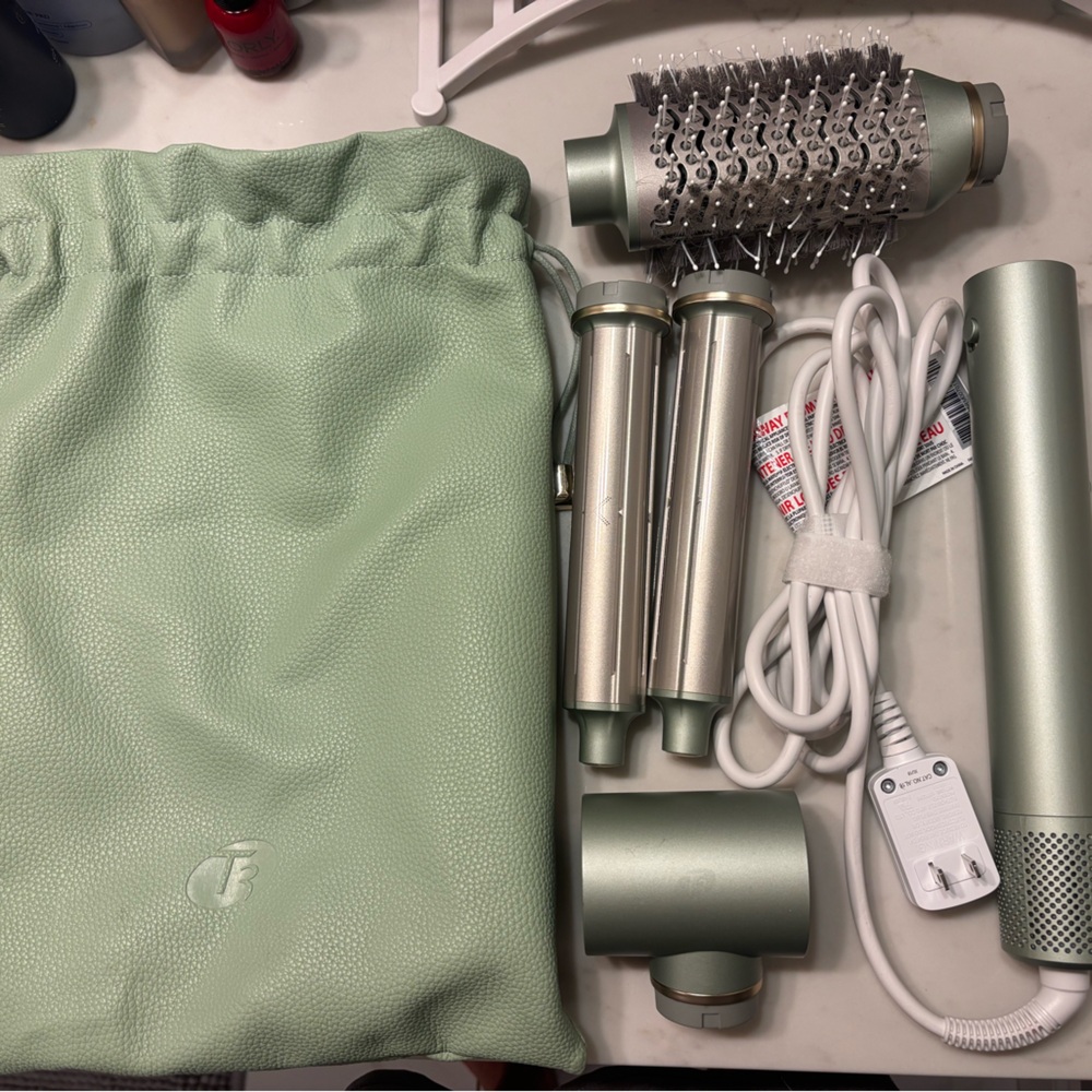 T3 AIRE 360 multi-styler blowout kit